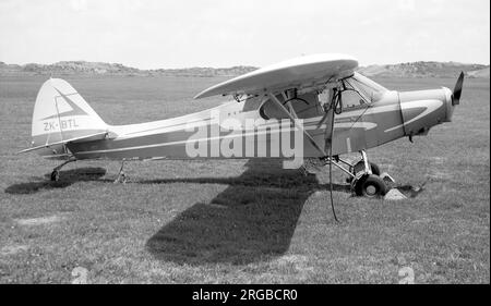 Piper PA-18 Super Cub ZK-BTL (msn 18-6148), a Wanganui, Nuova Zelanda. Foto Stock