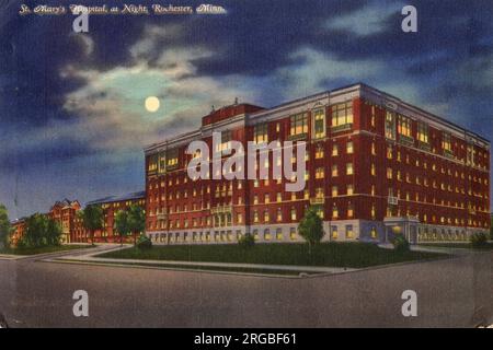 Rochester, Minnesota, USA, St Mary's Hospital di notte Foto Stock