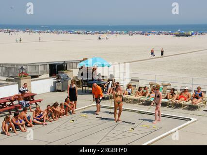 Villa Nova Motel shuffleboard e vista spiaggia a Wildwood Crest, New Jersey Foto Stock