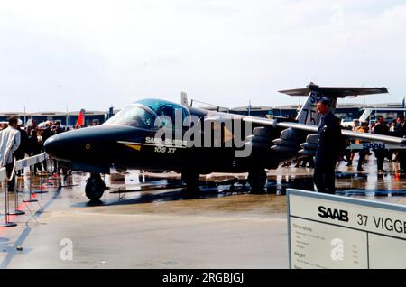 Saab 105XT se-XBZ (msn 105-2), al Paris Airshow, tenutosi all'aeroporto di le Bourget il 7 giugno 1969. Foto Stock