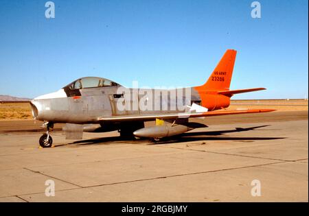 United States Army - Canadair CL-13 Mk.5 / QF-86e Sabre 23206 / N5592D (msn 996), gestito per l'esercito degli Stati Uniti da Flight Systems inc, Mojave, CA., mantenendo la sua Royal Canadian Air Force seriale '23206', con registrazione civile N5592D. Foto Stock