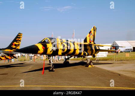 Armee de l'Air - Mirage F.1C 12-YH (msn 16), di Escadron de Chasse EC.1/12 'Cambresis', al RAF Fairford per il Royal International Air Tattoo il 22 luglio 1991. (Armee de l'Air - forza aerea francese). Foto Stock