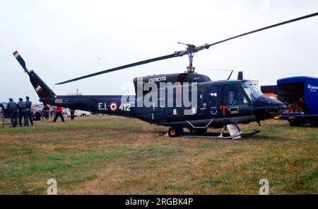 Esercito italiano - Agusta-Bell AB.212EM-3 MM81128 / E.i.412 (msn 5648), al Middle Wallop il 8 luglio 1984. (Esercito italiano - Aviazione militare italiana). Foto Stock