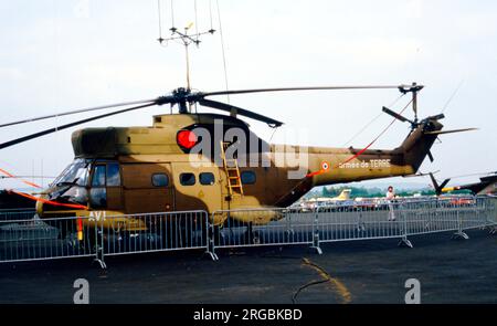 Aviation Legere de lâ'Armee de Terre - Aerospatiale SA.330B Puma 'avi' (msn 1512), al Middle Wallop il 13 luglio 1986. (Aviation legere de lâ armee de Terre - ALAT - Aviazione leggera dell'Esercito francese). Foto Stock