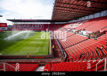 8 agosto 2023; Bet365 Stadium, Stoke, Staffordshire, Inghilterra; EFL Carabao Cup Football, Stoke City contro West Bromwich Albion; i posti vuoti attendono i tifosi Foto Stock