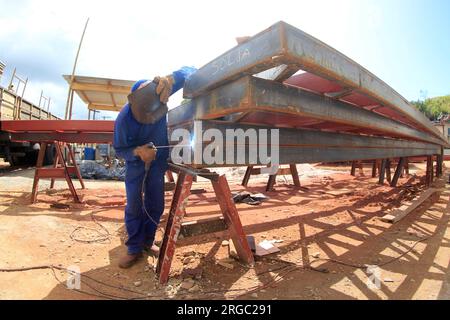 Ilheus, bahia, brasile - 9 maggio 2023: Costruzione di una scuola pubblica a tempo pieno nella città di ilheus nel sud di Bahia. Foto Stock