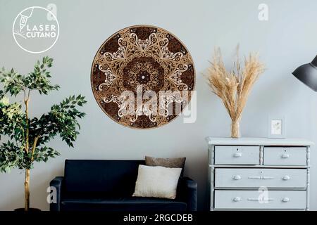 Lima da taglio MANDALA a strati appositamente preparata per le macchine da taglio. Il design Mandala è una forma visivamente accattivante e dimensionale di decorazione artistica delle pareti. Illustrazione Vettoriale