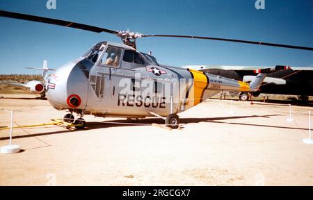 Sikorsky HH-19B-si Chickasaw 52-7537 (MSN 55-640), in mostra al Pima Air and Space Museum di Tucson, Arizona, dipinto come HH-19A 51-3894. Foto Stock