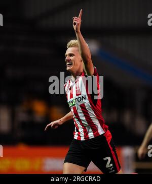 Lasse Sorensen di Lincoln City celebra il secondo gol della squadra durante la partita del primo turno della Carabao Cup a Meadow Lane, Nottingham. Data foto: Martedì 8 agosto 2023. Foto Stock