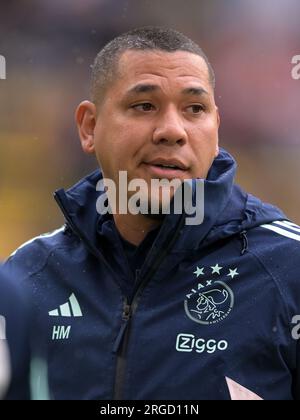 DORTMUND - l'assistente allenatore dell'Ajax Hedwiges Maduro durante l'amichevole tra Borussia Dortmund e l'Ajax Amsterdam al Signal Iduna Park il 6 agosto 2023 a Dortmund, in Germania. AP | Dutch Height | GERRIT DI COLONIA Foto Stock