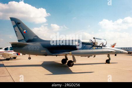 Aeronautica militare ceca - Aero L-159A ALCA 5832 (msn 155832) Foto Stock