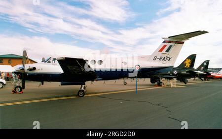 Royal Air Force - Raytheon B200 King Air G-RAFK (msn BB-1830), del No.45 (R) Squadron, presso RAF Waddington il 1 luglio 2005. Foto Stock