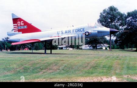 Convair TF-102A-41-CO Delta Dagger 56-2353 (MSN 8-12-85), mostra al Wisconsin ang, Volk Field, Camp Douglas, Wisconsin. Foto Stock