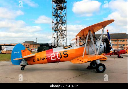 Boeing-Stearman PT-17 Kaydet G-BRUJ (msn 75-4299, modello A75N1), verniciato come N2S-3. Foto Stock