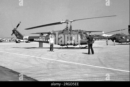 United States Marine Corps - Bell UH-1E Iroquois 151870 (msn 6064), di HML-776, ad un Airshow dell'esercito statunitense negli Stati Uniti. (Cancellato il 13 marzo 1977) Foto Stock