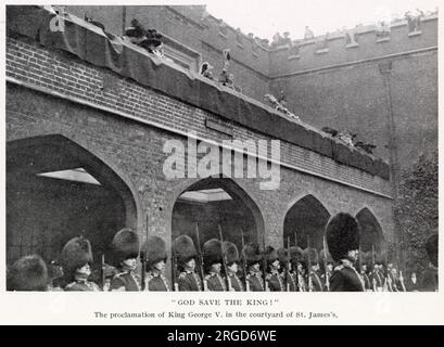 I Lord del Consiglio privato si riunirono il 7 maggio 1910, nel cortile del St James's Palace, dando ordine di proclamare re Giorgio V. Foto Stock