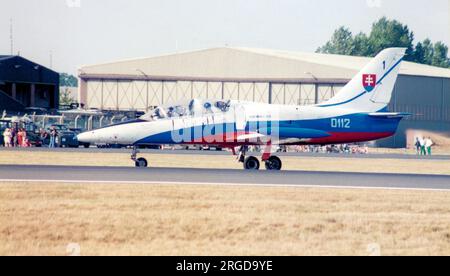 Aeronautica slovacca - Aero L-39C Albatros 0112 / numero 1 (msn 240112), della squadra di esposizione White Albatros, alla RAF Fairford il 22 luglio 1995 per il Royal International Air Tattoo. Foto Stock