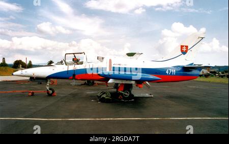 Aeronautica Slovacca - Aero L-39C Albatros 4711 (msn 834711), della squadra di esposizione White Albatros. Foto Stock