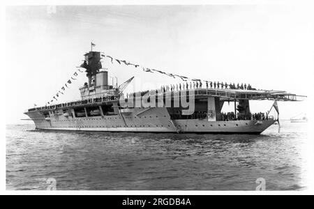 Royal Navy - HMS Hermes 95, una portaerei britannica, la prima nave al mondo ad essere progettata come portaerei, nel maggio 1929. Foto Stock