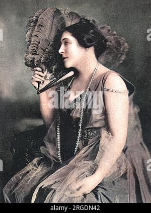 Lily Langtry (1863-1929), attrice inglese ritratta durante la prima guerra mondiale quando lavorava per la Croce Rossa in America. Foto Stock