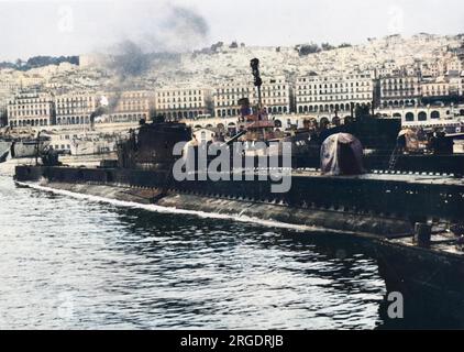 Sottomarino francese Casabianca durante la seconda guerra mondiale Una delle ultime 29 unità della classe Redoutable, costruita nel corso degli anni '1930, costituì la spina dorsale dei sottomarini francesi di tipo 1 Foto Stock