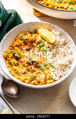 spalato di piselli dalla cucina indiana Foto Stock