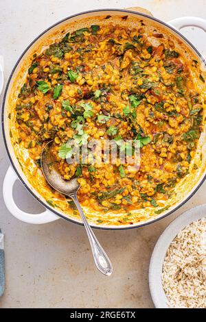 spalato di piselli dalla cucina indiana Foto Stock