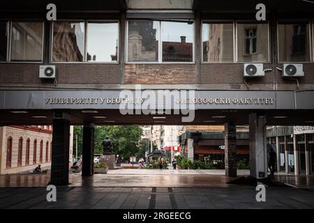 Foto dell'Università di belgrado su studdentski trg, sulla facoltà di filosofia. L'Università di Belgrado è un'università pubblica in Serbia. IO Foto Stock