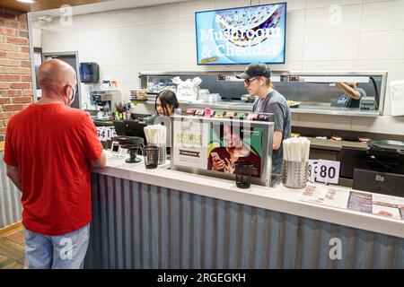 Gastonia North Carolina, Showmars cucina greca, uomo uomo uomo uomo, donna donna donna donna donna donna, adulti residenti, ispanici latinoamericani, etnia etnica, immig Foto Stock