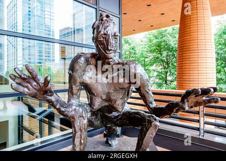 Charlotte North Carolina, Levine Center for the Arts, Bechtler Museum of Modern Art, scultura Woman Grasshopper, esterno, ingresso frontale dell'edificio Foto Stock