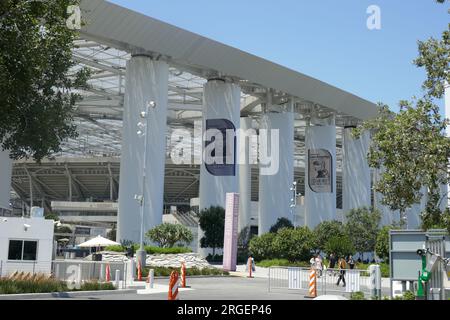 Inglewood, California, USA 8 agosto 2023 Una visione generale dell'atmosfera al Singer/Songwriter Taylor Swift Eras Tour Sofi Stadium Concerts, Night 5 di 6 spettacoli sold out del 70.000 ogni sera al Sofi Stadium l'8 agosto 2023 a Inglewood, California, USA. Foto di Barry King/Alamy Live News Foto Stock