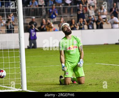 Chester, Pennsylvania, USA. 8 agosto 2023. 8 agosto 2023, Chester PA, USA: Il portiere della Red Bull di New York, CARLOS CORONEL (1) reagisce dopo non essere riuscito a fermare un calcio di rigore dell'Unione durante la partita di League Cup a Subaru Park, l'Union ha vinto ai calci di rigore. Immagine di credito: © Ricky Fitchett via ZUMA Wire (immagine di credito: © Ricky Fitchett/ZUMA Press Wire) SOLO USO EDITORIALE! Non per USO commerciale! Foto Stock