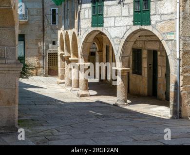 Edifici storici nel centro della città medievale, Ribadavia, provincia di Ourense, Galizia, Spagna Foto Stock