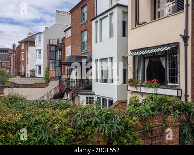 78 Derngate, The Charles Rennie Mackintosh House, Northampton, Regno Unito; vista dalla terrazza posteriore degli edifici di Derngate Foto Stock