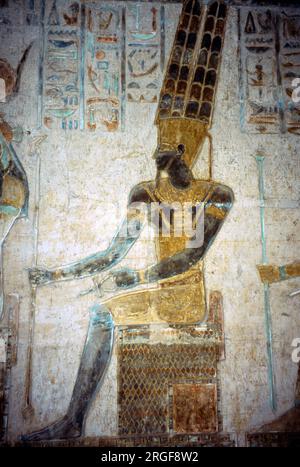 Luxor Egypt Deir El Medina Tempio del Santuario di Tolomeo IV Tempio della Pittura murale dedicato alla dea Hathor Foto Stock