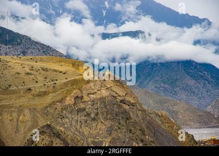 Splendido villaggio di Kagbeni sulle rive del fiume Kaligandaki nell'alta Mustang, Nepal Foto Stock