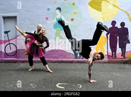 Edimburgo, Scozia, Regno Unito. 9 agosto 2023. Edinburgh Fringe: Beats on Pointe dall'Australia al West End di Londra, questa fusione ad alta energia di intrattenimento di danza commerciale si intreccia con il balletto e la Street dance, insieme a uno spettacolo contemporaneo e innovativo per tutte le età di intrattenimento non-stop a cinque stelle. Didascalia creata in parte dal comunicato stampa ufficiale. Credit Craig Brown/Alamy Live News Foto Stock