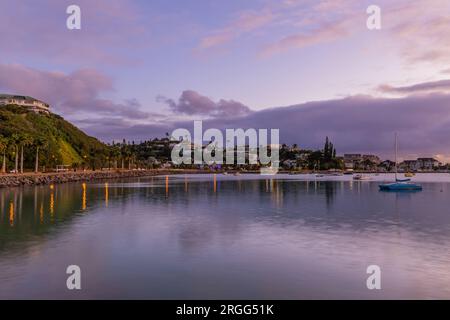 Piccole barche nel Magenta Port Sud, baia, Noumea, Nuova Caledonia Foto Stock