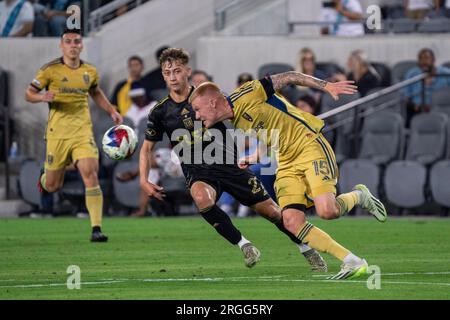 Il difensore del Real Salt Lake, Justen Glad (15), affronta l'attaccante del LAFC Nathan Ordaz (27) durante una partita della Leagues Cup 2023, martedì 8 agosto 202 Foto Stock