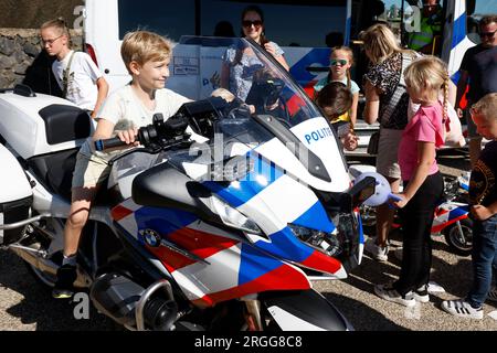 VLISSINGEN - visitatori durante l'evento di salvataggio Rescue Zeeland. L'evento è organizzato una volta ogni due anni per far conoscere al grande pubblico l'assistenza fornita, tra gli altri, dalla polizia e dal Ministero della difesa. ANP BAS CZERWINSKI paesi bassi OUT - belgio OUT Foto Stock