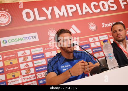 Pireo, Grecia. 9 agosto 2023. Patrik Hrosovsky di Genk raffigurato durante una conferenza stampa della squadra di calcio belga KRC Genk, mercoledì 9 agosto 2023 al Pireo, in Grecia. Il club si sta preparando per la partita di domani contro l'Olympiacos F.C. greco nel terzo turno di qualificazione per la UEFA Europa League. BELGA PHOTO VIRGINIE LEFOUR Credit: Belga News Agency/Alamy Live News Foto Stock