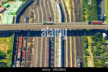 Vista aerea, ponte Friedrich-Ebert-Straße sui binari ferroviari, Hochemmerich, Duisburg, regione della Ruhr, Renania settentrionale-Vestfalia, Germania Foto Stock