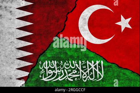 Arabia Saudita, Turchia e Qatar hanno dipinto bandiere sul muro con crepe. Relazioni con Qatar, Turchia e Arabia Saudita Foto Stock
