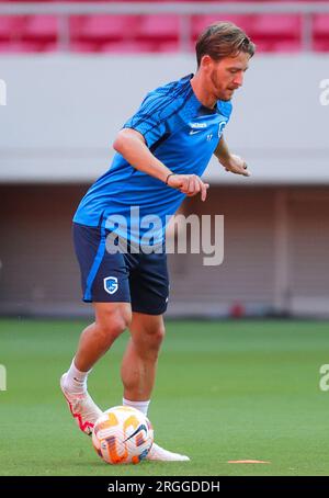 Pireo, Grecia. 9 agosto 2023. Patrik Hrosovsky di Genk raffigurato in azione durante una sessione di allenamento della squadra di calcio belga KRC Genk, mercoledì 9 agosto 2023 a Pireo, in Grecia. Il club si sta preparando per la partita di domani contro l'Olympiacos F.C. greco nel terzo turno di qualificazione per la UEFA Europa League. BELGA PHOTO VIRGINIE LEFOUR Credit: Belga News Agency/Alamy Live News Foto Stock