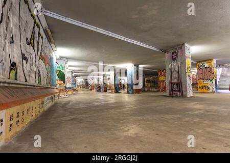 21 febbraio 2023 Lisbona, Portogallo: Graffiti dipinti sulle pareti del sottopassaggio Foto Stock