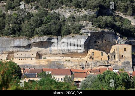 Musée National de Préhistoire dans le Village des Eyzies de Tayac capitale mondiale de la Préhistoire. Dordogne, Périgord, Francia, Europa Foto Stock