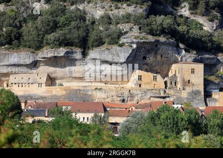 Musée National de Préhistoire dans le Village des Eyzies de Tayac capitale mondiale de la Préhistoire. Dordogne, Périgord, Francia, Europa Foto Stock