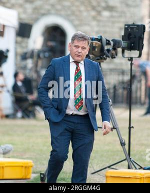 Londra 7 luglio 2022 Andrew Bridgen deputato conservatore per il North West Leicestershire si prepara ad essere intervistato al College Green fuori dal Parlamento per discutere la corsa alla leadership conservatrice per sostituire Boris Johnson come primo Ministro del Regno Unito. Intervistato su College Green fuori dal Parlamento. Foto Stock