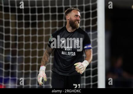 Cardiff, Regno Unito. 9 agosto 2023. Jak Alnwick, portiere del Cardiff City, salva una penalità nei rigori. Coppa di Carabao, 1° turno, Cardiff City contro Colchester Utd al Cardiff City Stadium di Cardiff, Galles del Sud mercoledì 9 agosto 2023. Questa immagine può essere utilizzata solo per scopi editoriali. Solo per uso editoriale, foto di Andrew Orchard/Andrew Orchard fotografia sportiva/Alamy Live news credito: Andrew Orchard fotografia sportiva/Alamy Live News Foto Stock