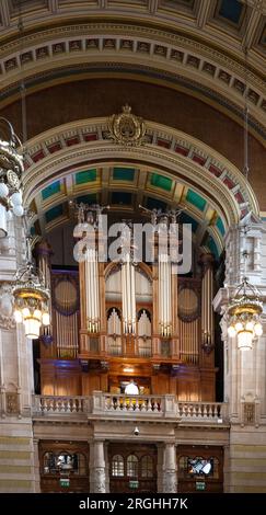Organo a canne installato da Lewis & Co. All'interno della Kelvingrove Art Gallery Foto Stock